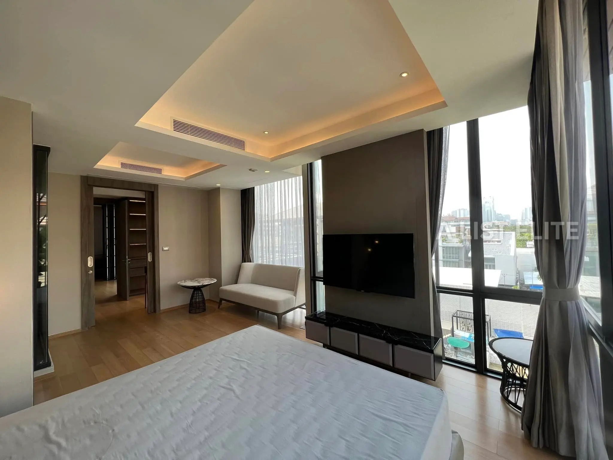 PARK ORIGIN THONGLOR