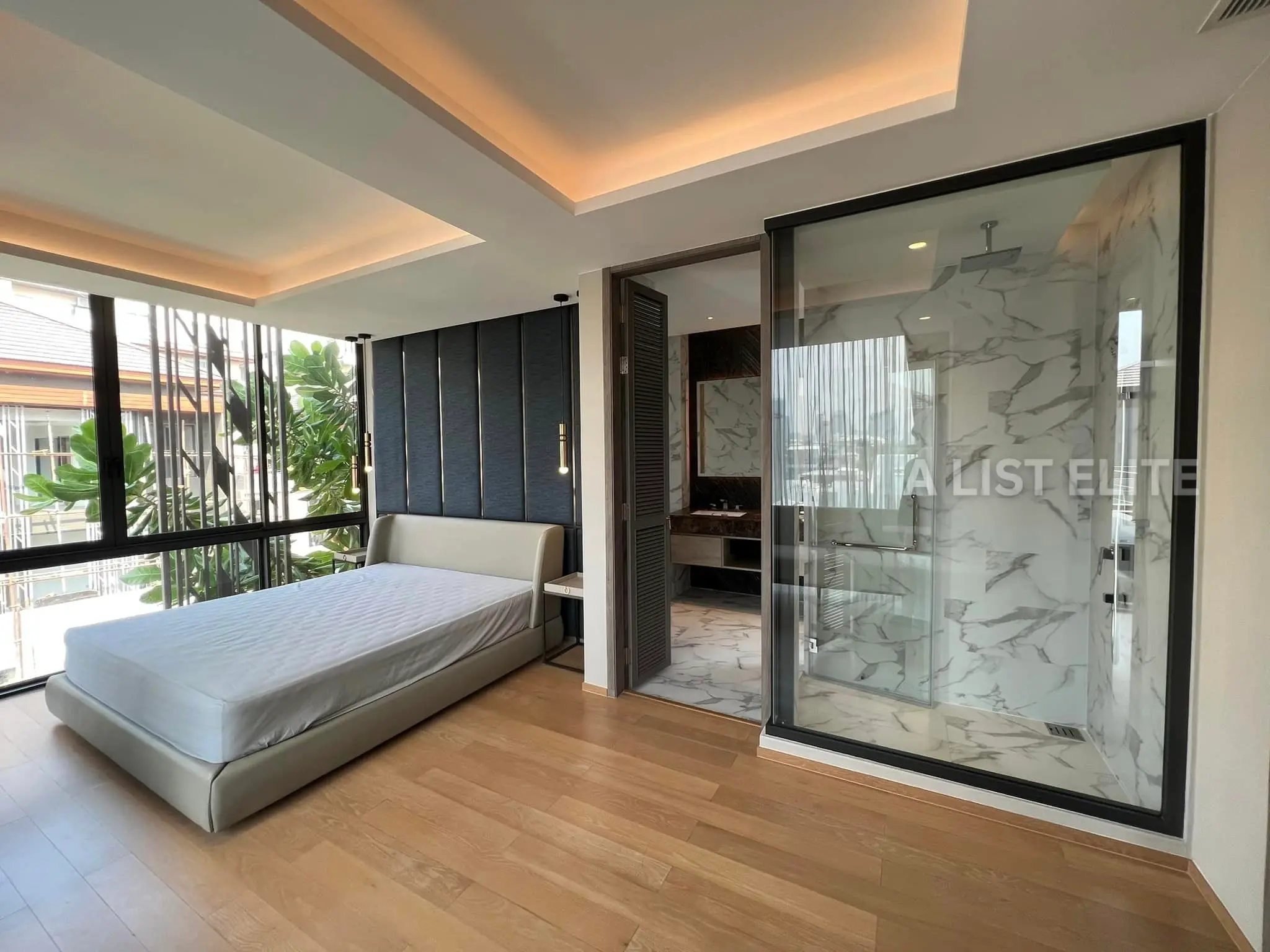 PARK ORIGIN THONGLOR