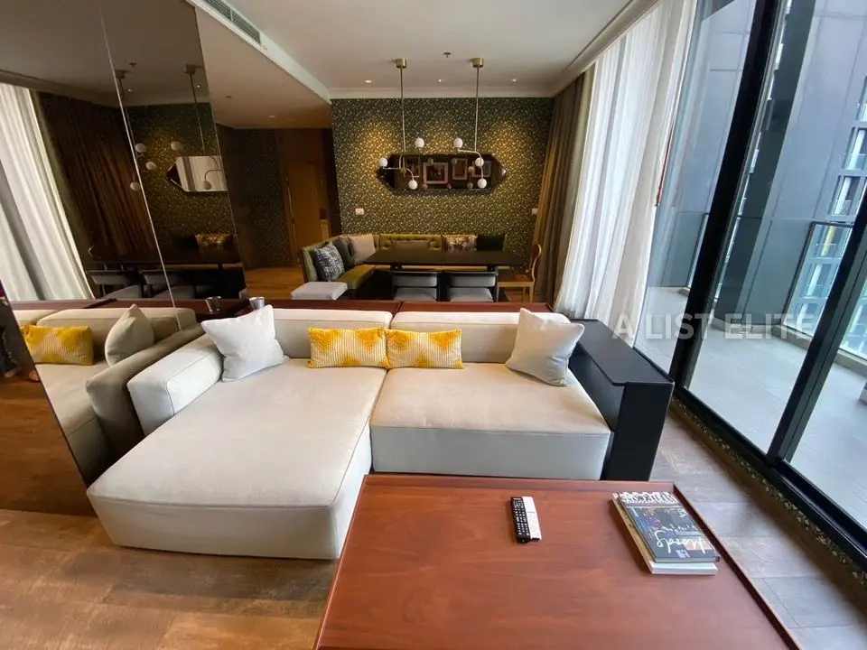 NOBLE PLOENCHIT