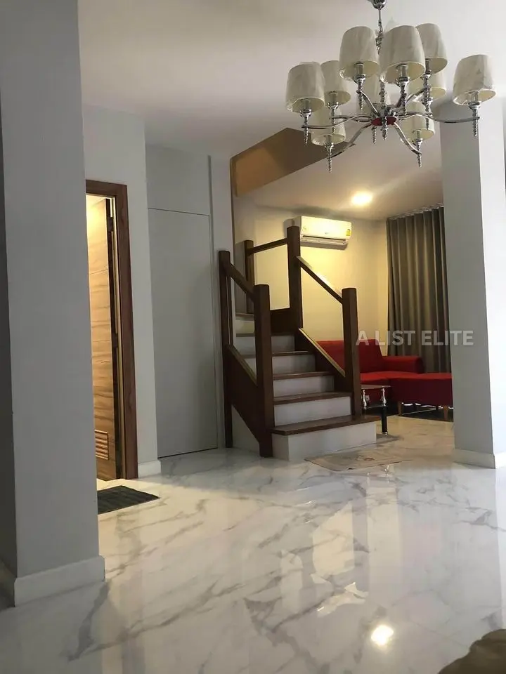 PREMIER HOME OFFICE @SUKHUMVIT65