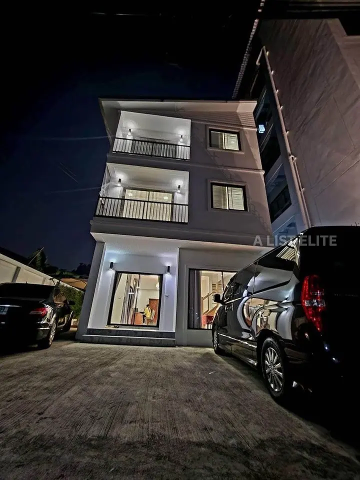 PREMIER HOME OFFICE @SUKHUMVIT65