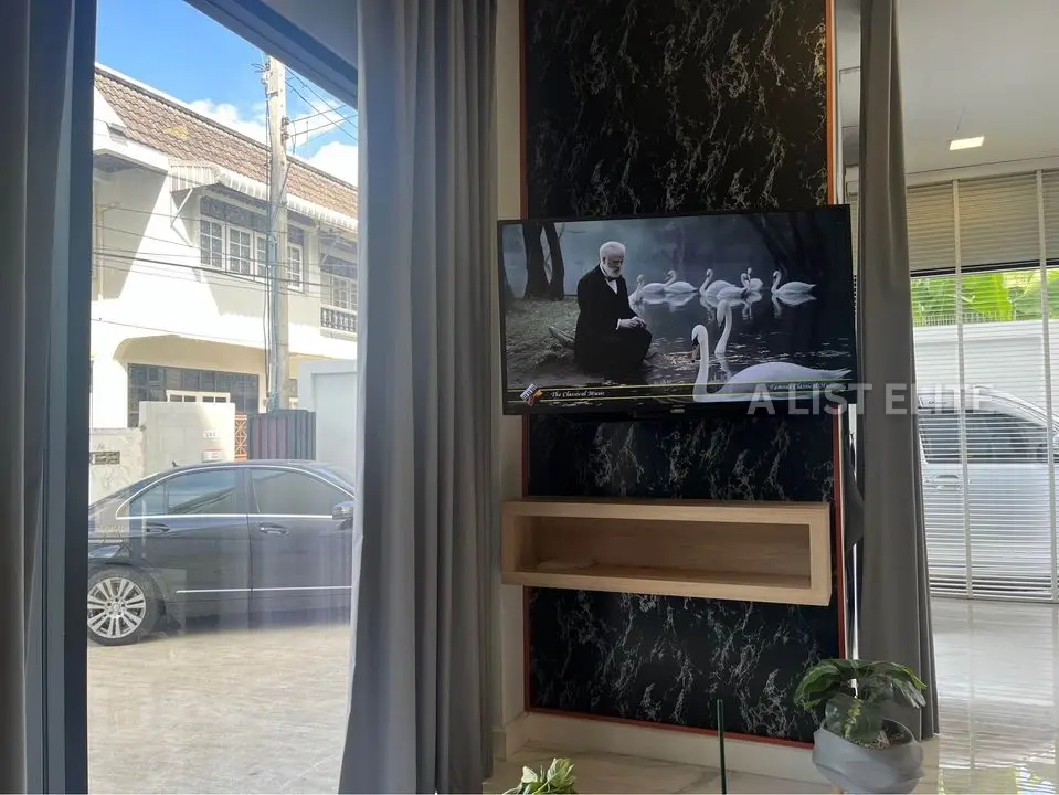 PREMIER HOME OFFICE @SUKHUMVIT65