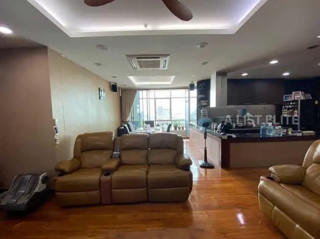 Baan Sathorn Chaopraya