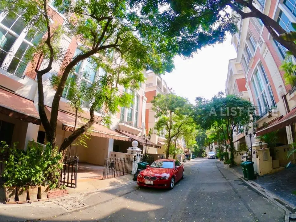 บ้านกลางกรุง บริทติช ทาวน์ ทองหล่อ(BRITISH TOWN - THONGLOR)