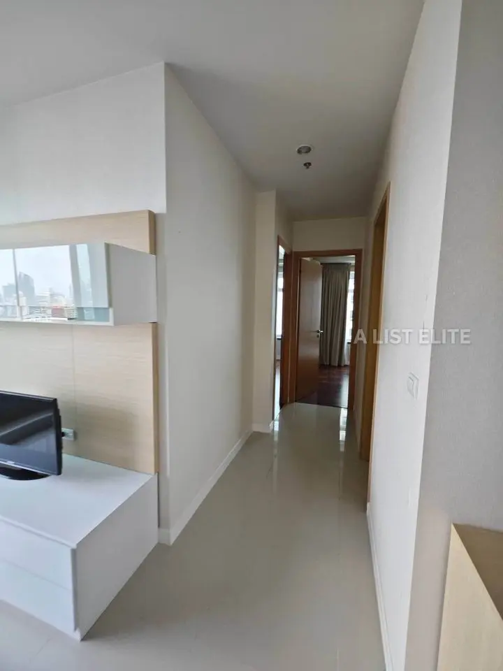Circle Condominium