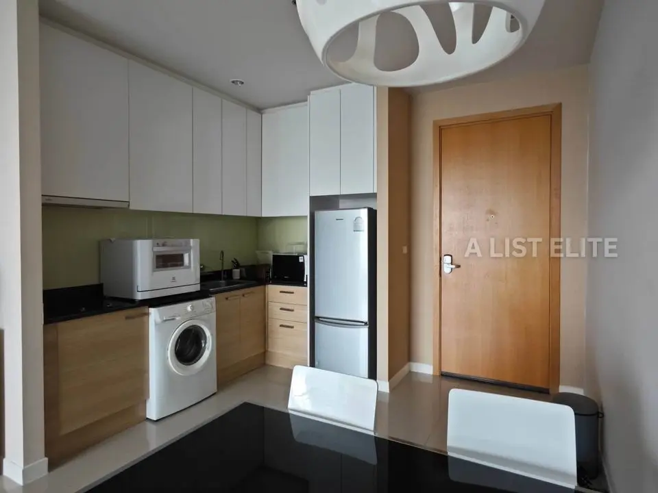 Circle Condominium