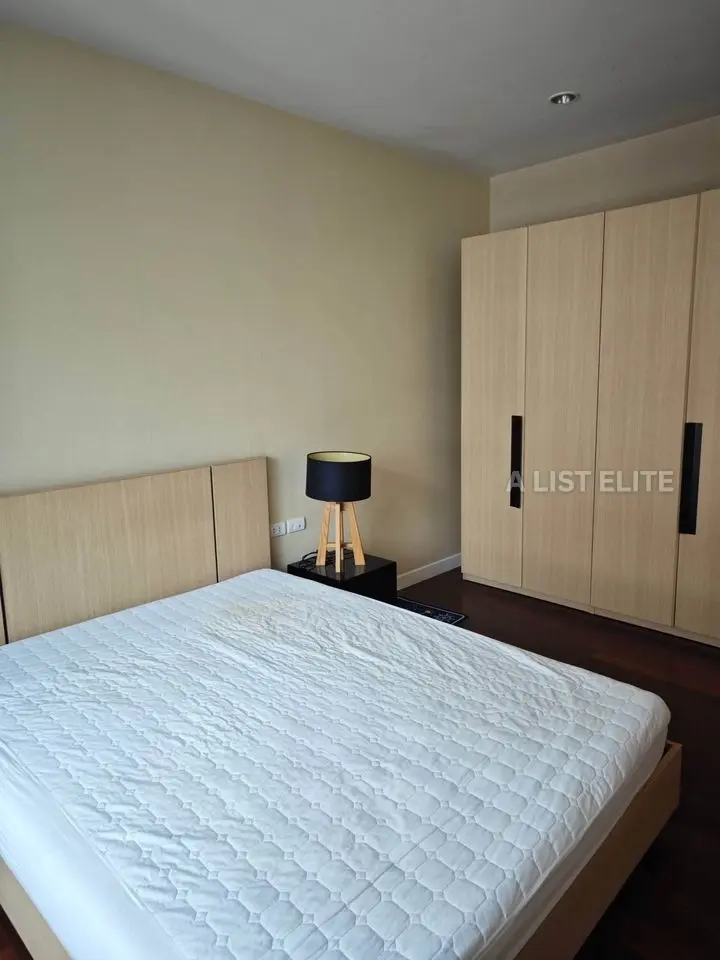 Circle Condominium