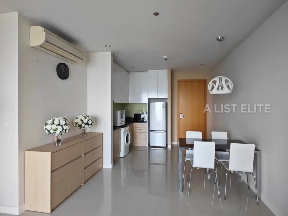 Circle Condominium