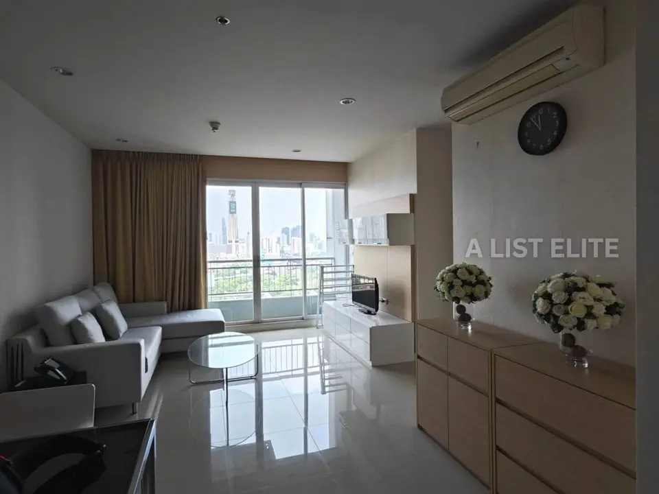 Circle Condominium