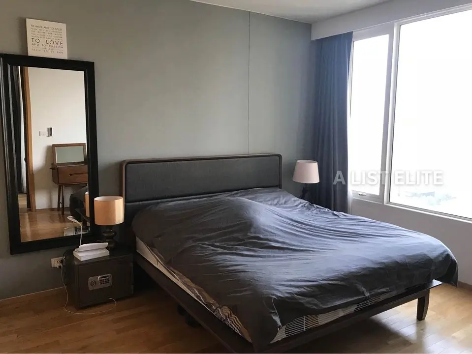 Le Empire Place