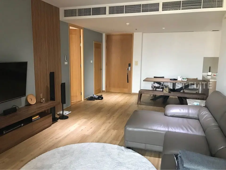 Le Empire Place