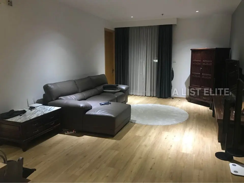 Le Empire Place