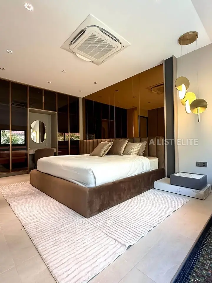 ขายพูลวิลล่าหรูทันสมัย 4 ห้องนอน ในจอมเทียน