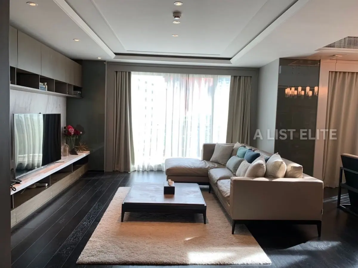 The Crest Sukhumvit 24