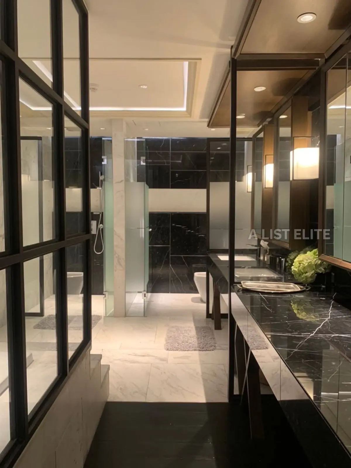 The Crest Sukhumvit 24