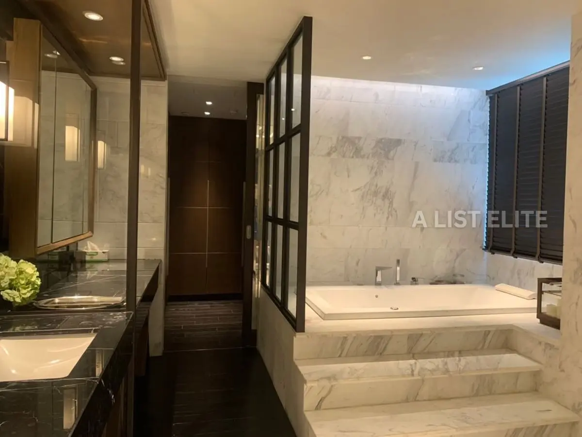 The Crest Sukhumvit 24