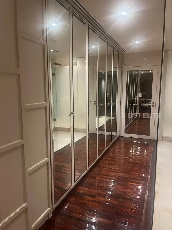 อาคารสเตททาวเวอร์ (ฝั่งสีลม)
