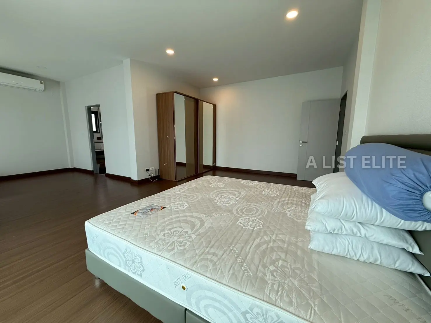 The City Bangna Modern Luxury Living Near Mega Bangna
