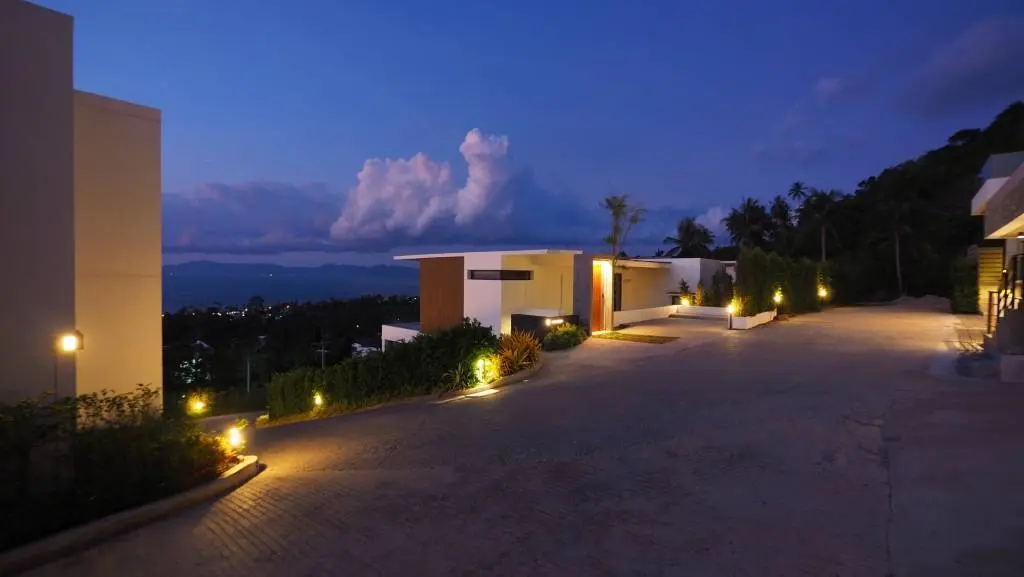 
    4 bed Luxurious Ocean View Villa in Bang Por
  