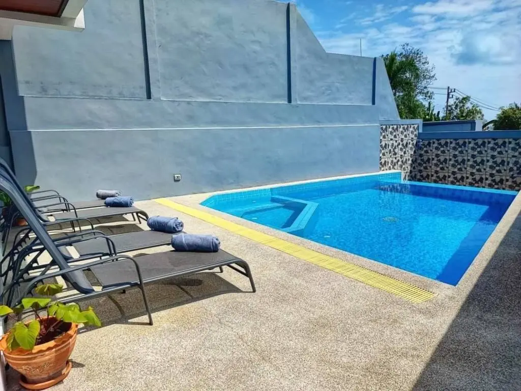 
    4 bed Townhouse with Panoramic Ocean Views in Choengmon
  