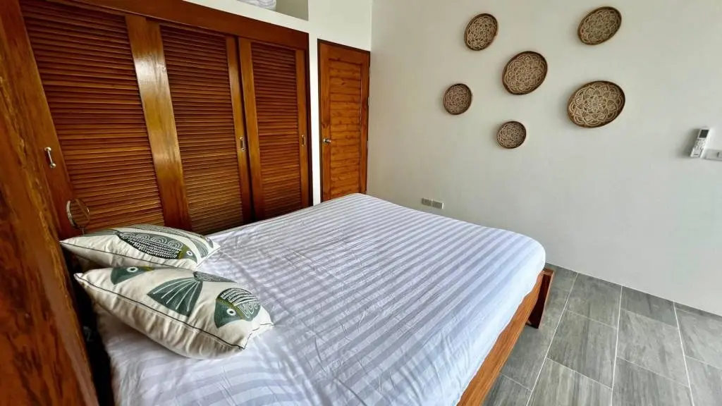 
    Affordable 2-Bedroom Condo with Ocean View in Lamai
  