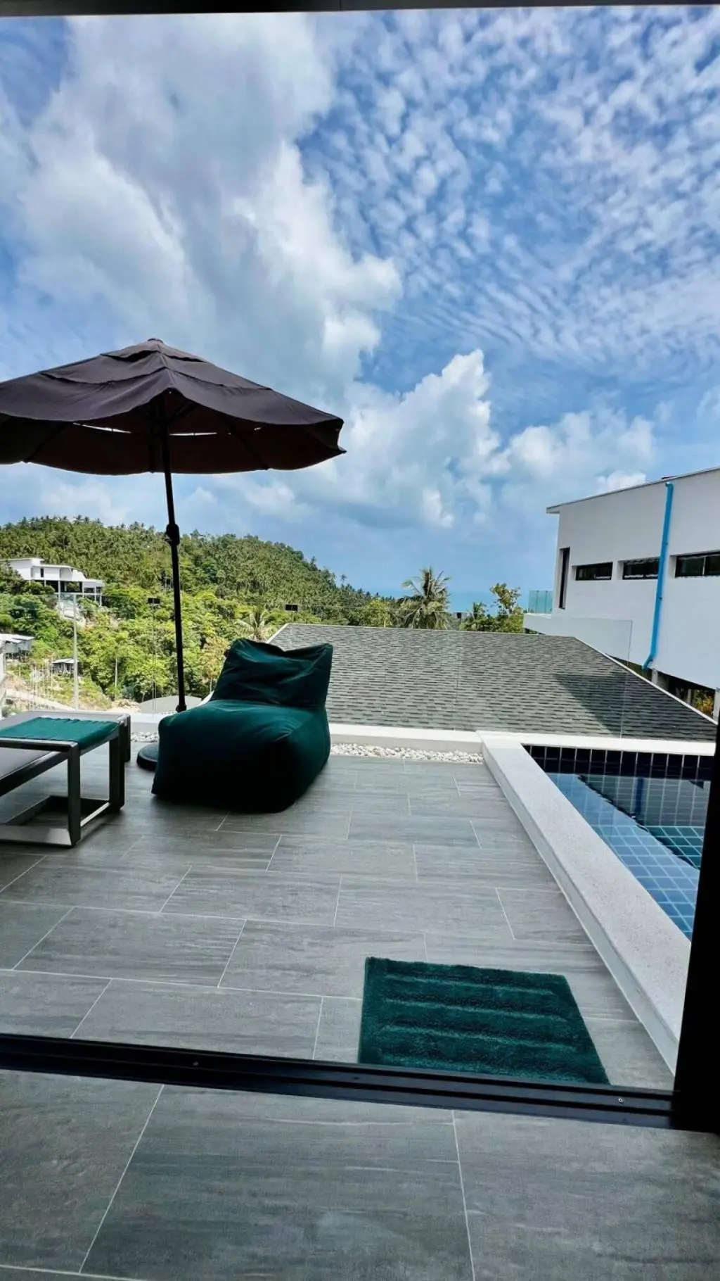 
    Affordable 2-Bedroom Condo with Ocean View in Lamai
  