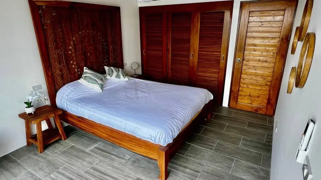 
    Affordable 2-Bedroom Condo with Ocean View in Lamai
  