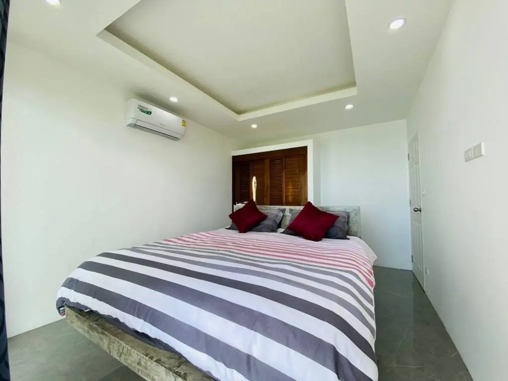 
    Affordable Modern Condo with Ocean View and Pool in Lamai
  