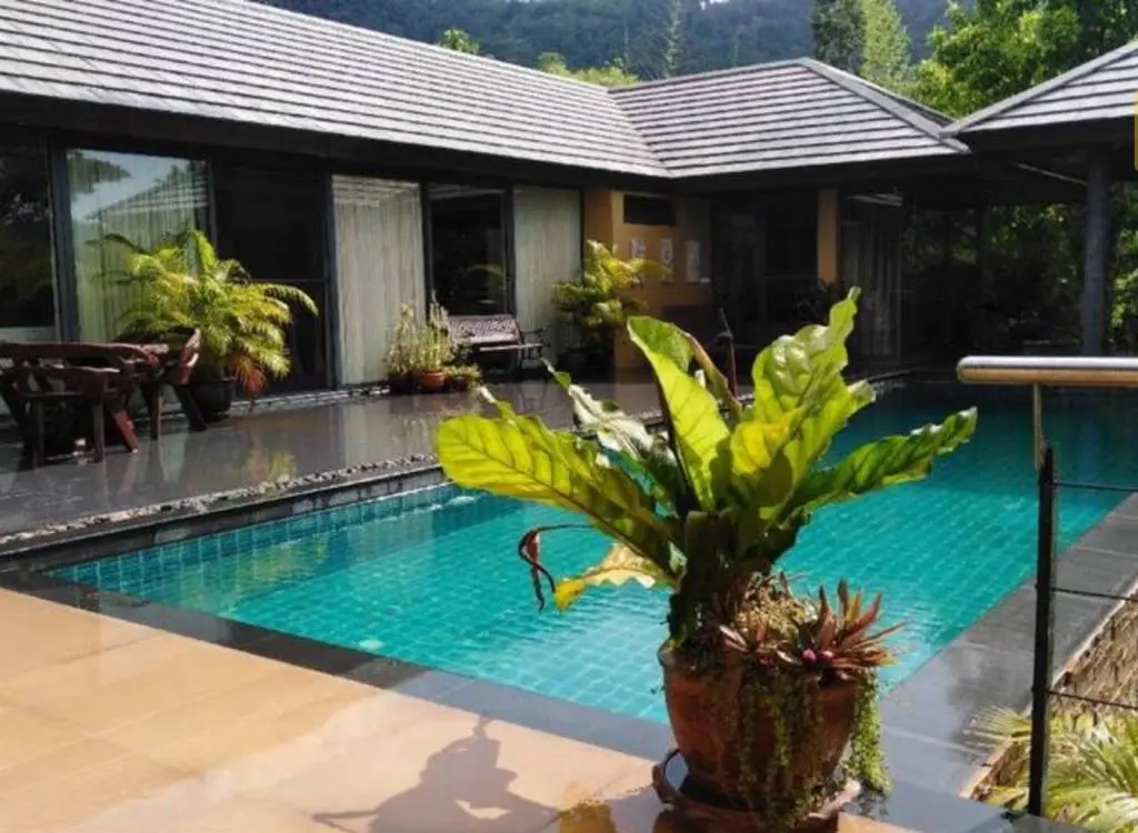 
    Luxurious 5-Bedroom Villa in Maenam, Ko Samui
  