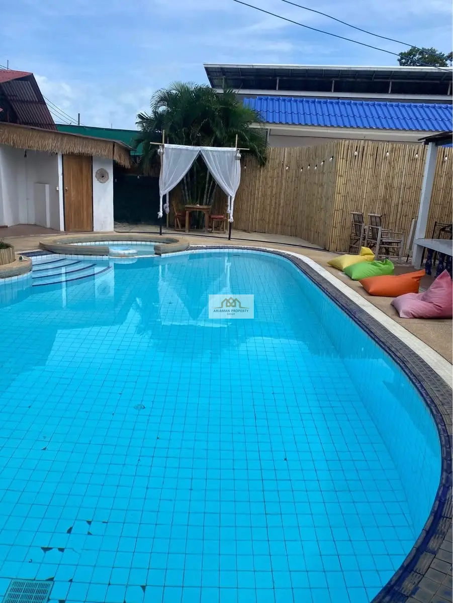 Italian Restaurant with 1 bed house with Large Pool, Covered Patio & Tropical Vibes In Bangrak 