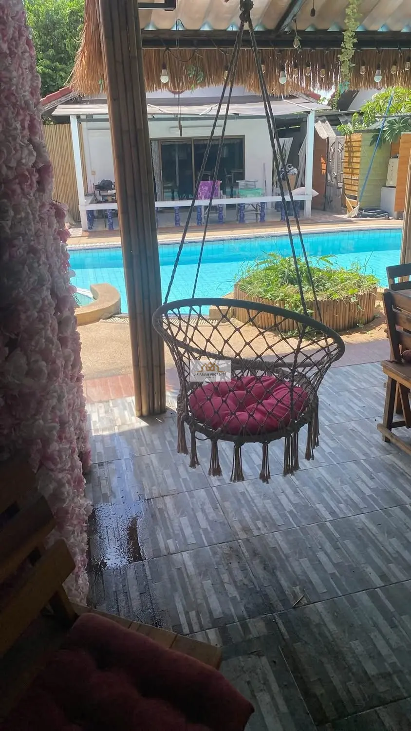Italian Restaurant with 1 bed house with Large Pool, Covered Patio & Tropical Vibes In Bangrak 