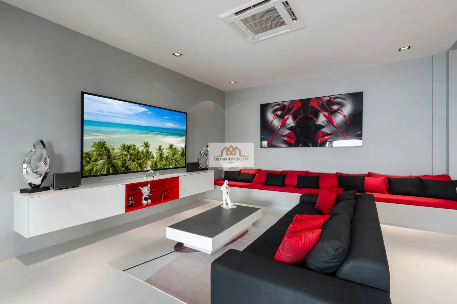 Luxurious 4-Bedroom Freehold Villa with Stunning Ocean and Mountain Views in Chaweng Noi
