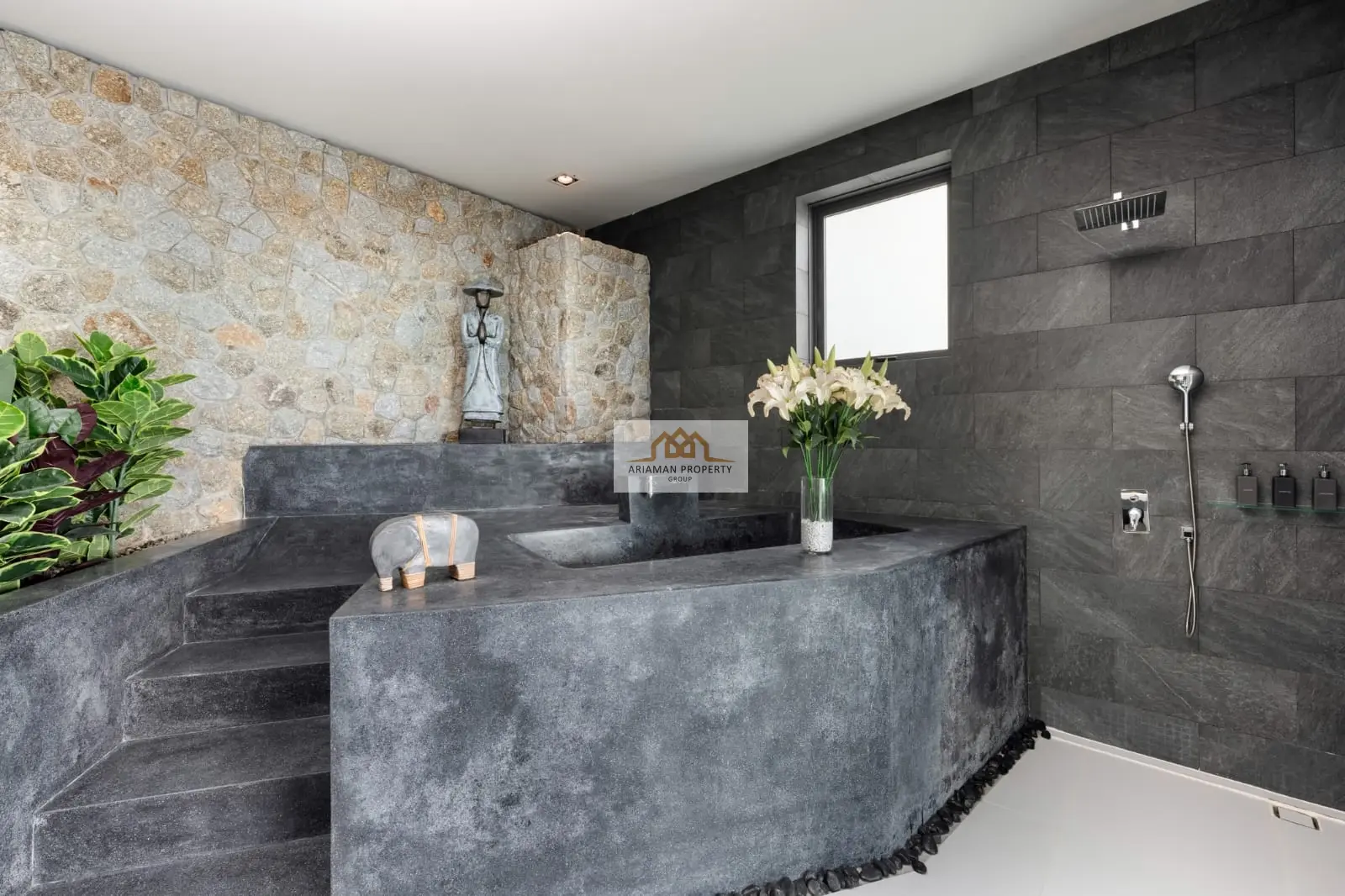 Luxurious 4-Bedroom Freehold Villa with Stunning Ocean and Mountain Views in Chaweng Noi