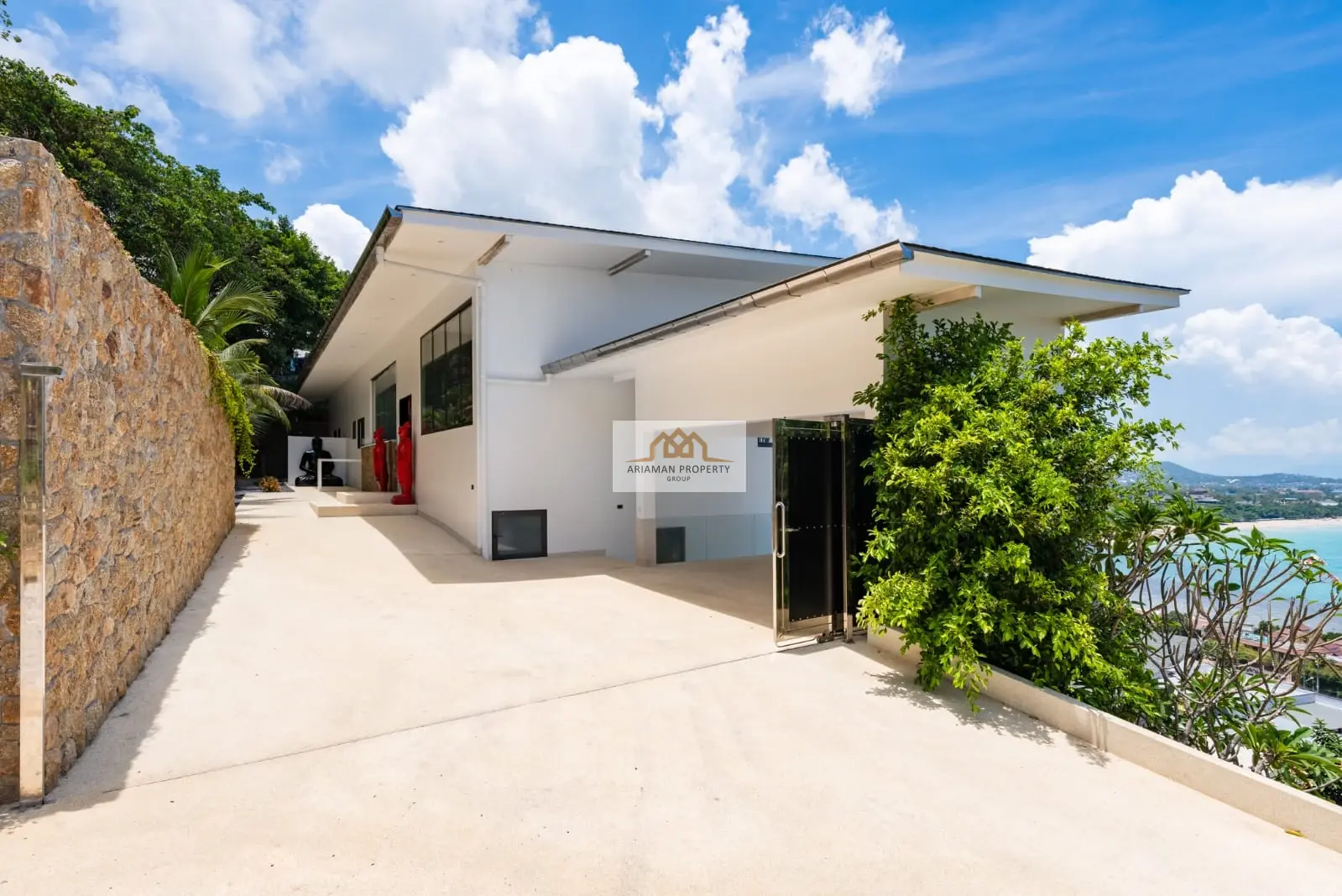 Luxurious 4-Bedroom Freehold Villa with Stunning Ocean and Mountain Views in Chaweng Noi