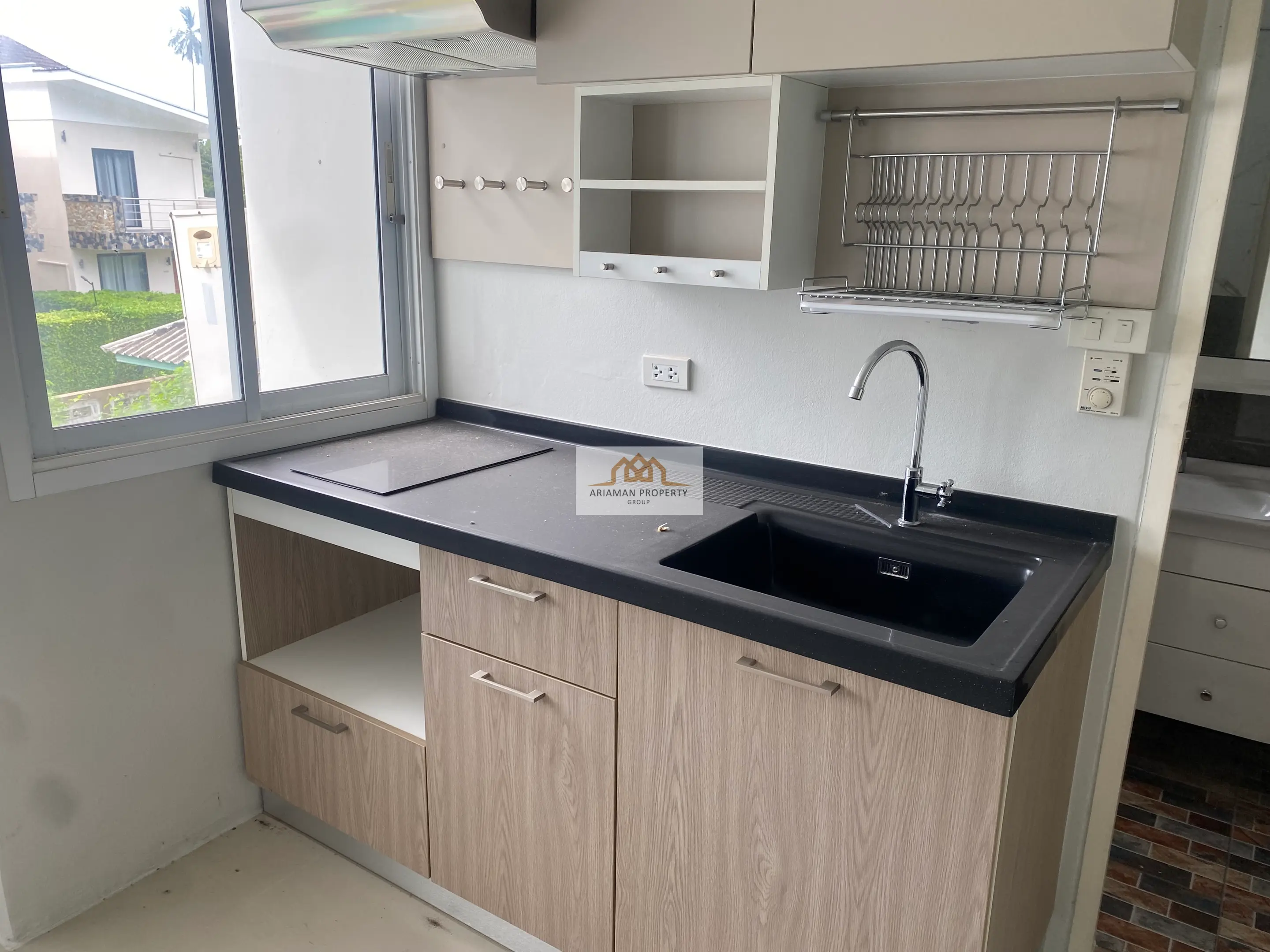 Bright and Practical 3-Storey Commercial Space/ Studio in Lamai, Ko Samui
