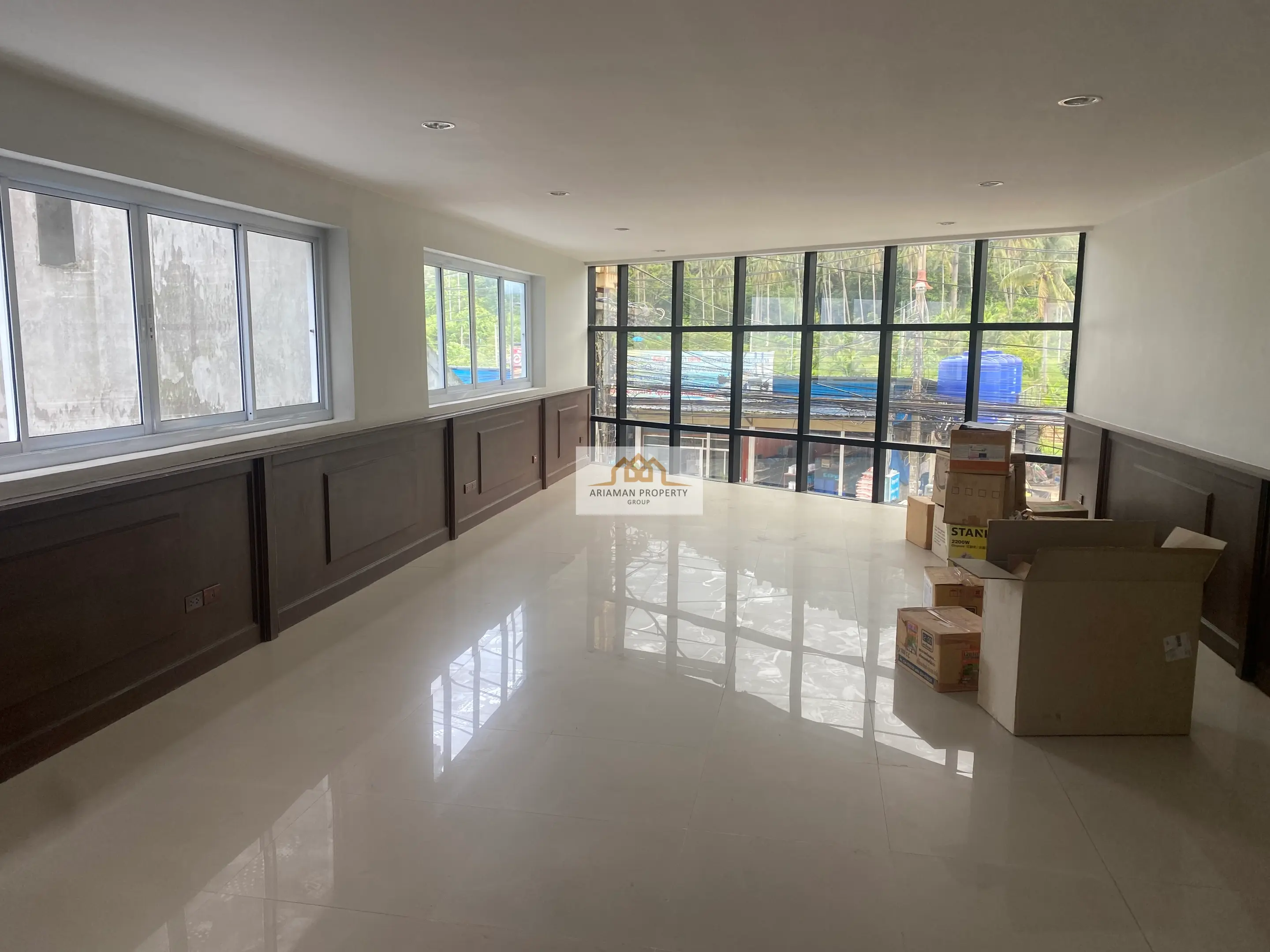 Bright and Practical 3-Storey Commercial Space/ Studio in Lamai, Ko Samui
