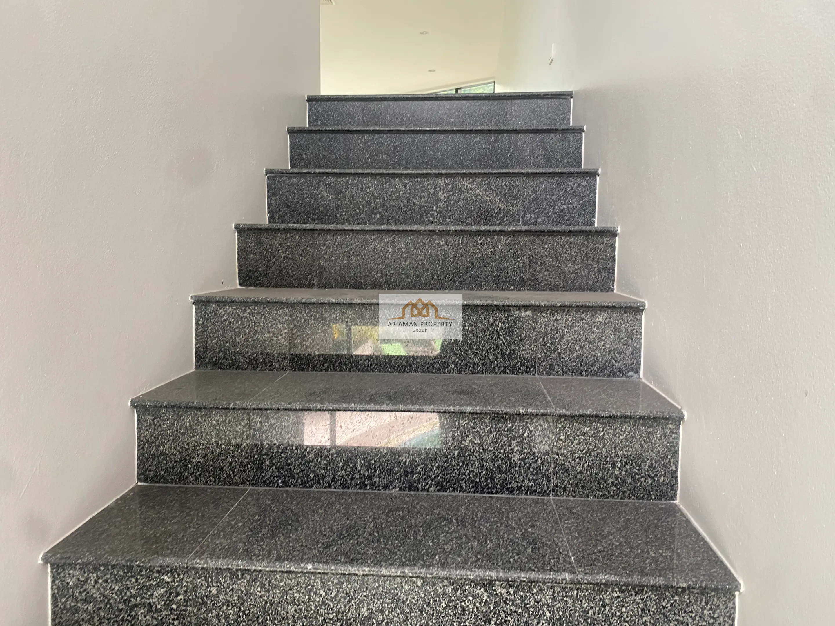 Bright and Practical 3-Storey Commercial Space/ Studio in Lamai, Ko Samui