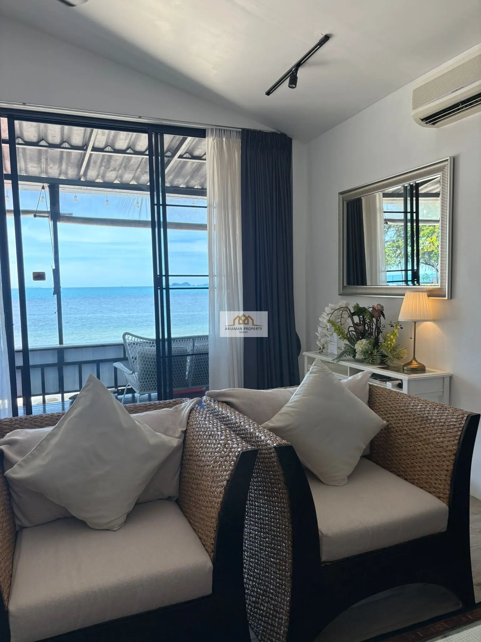 Cozy 1-Bedroom Beachfront Villa with Scenic Views in Bangpor