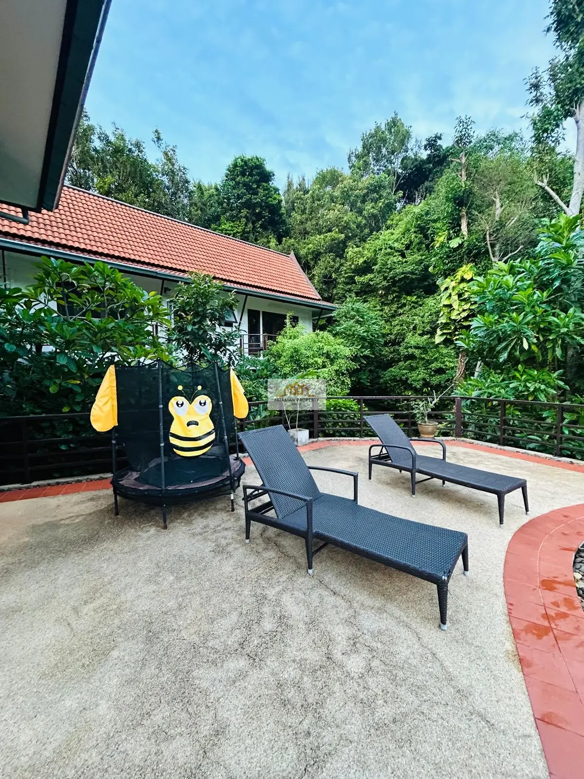 Spacious 4-Bedroom Villa with Curved Pool and Mountain Views in Bantai