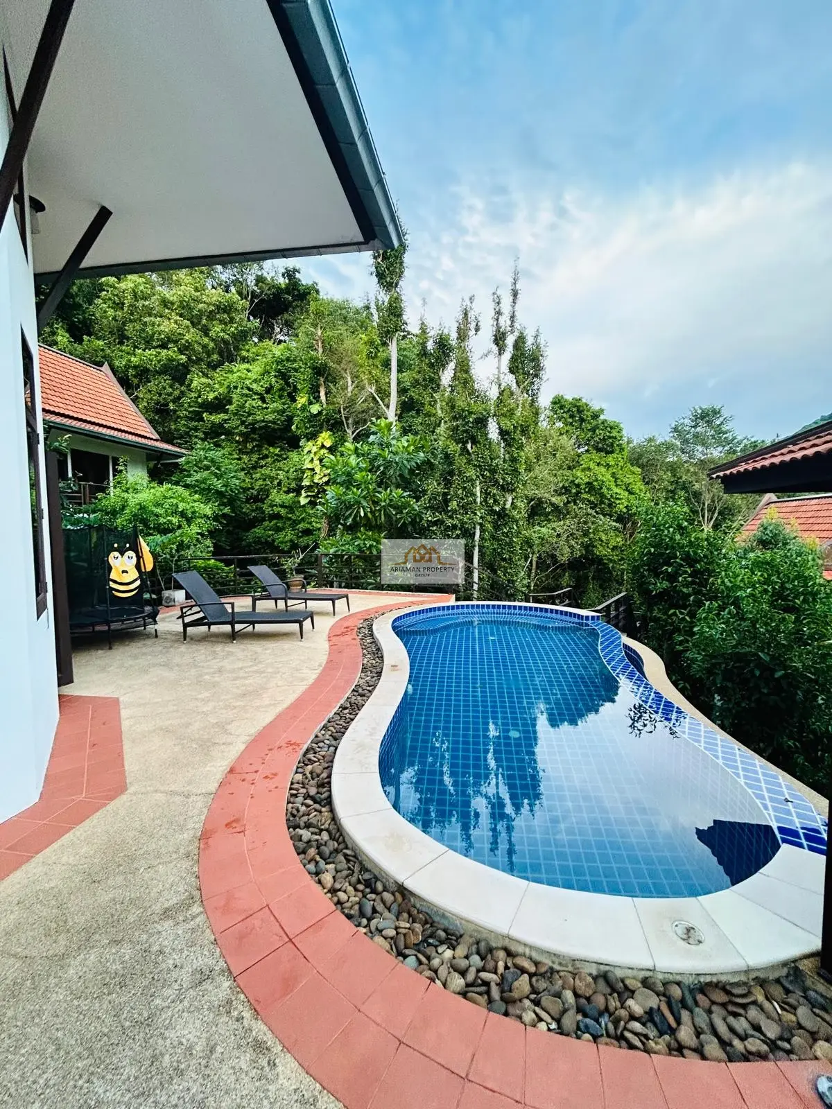 Spacious 4-Bedroom Villa with Curved Pool and Mountain Views in Bantai