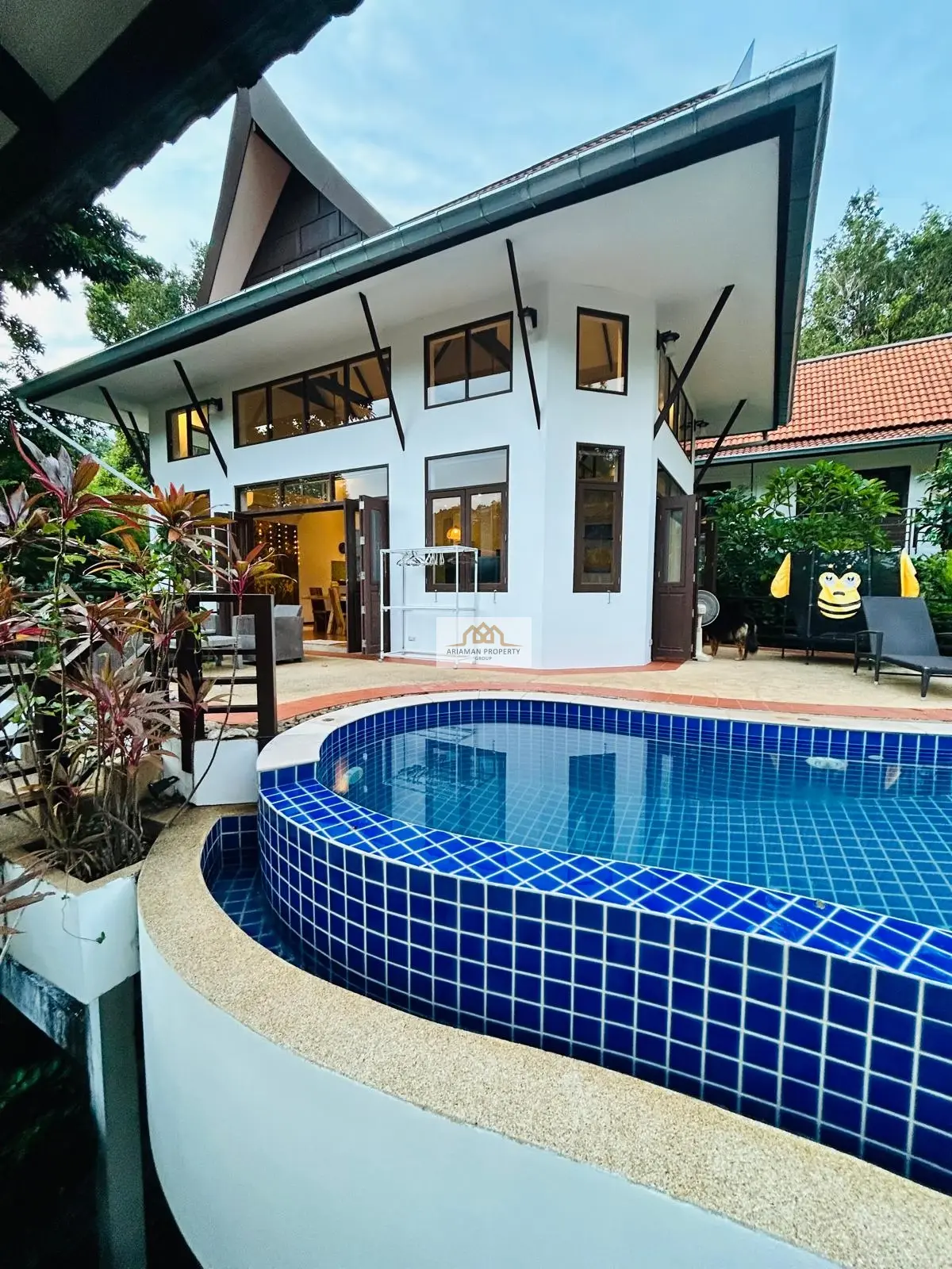 Spacious 4-Bedroom Villa with Curved Pool and Mountain Views in Bantai