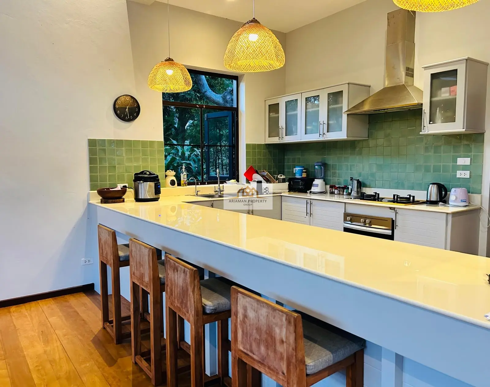 Spacious 4-Bedroom Villa with Curved Pool and Mountain Views in Bantai