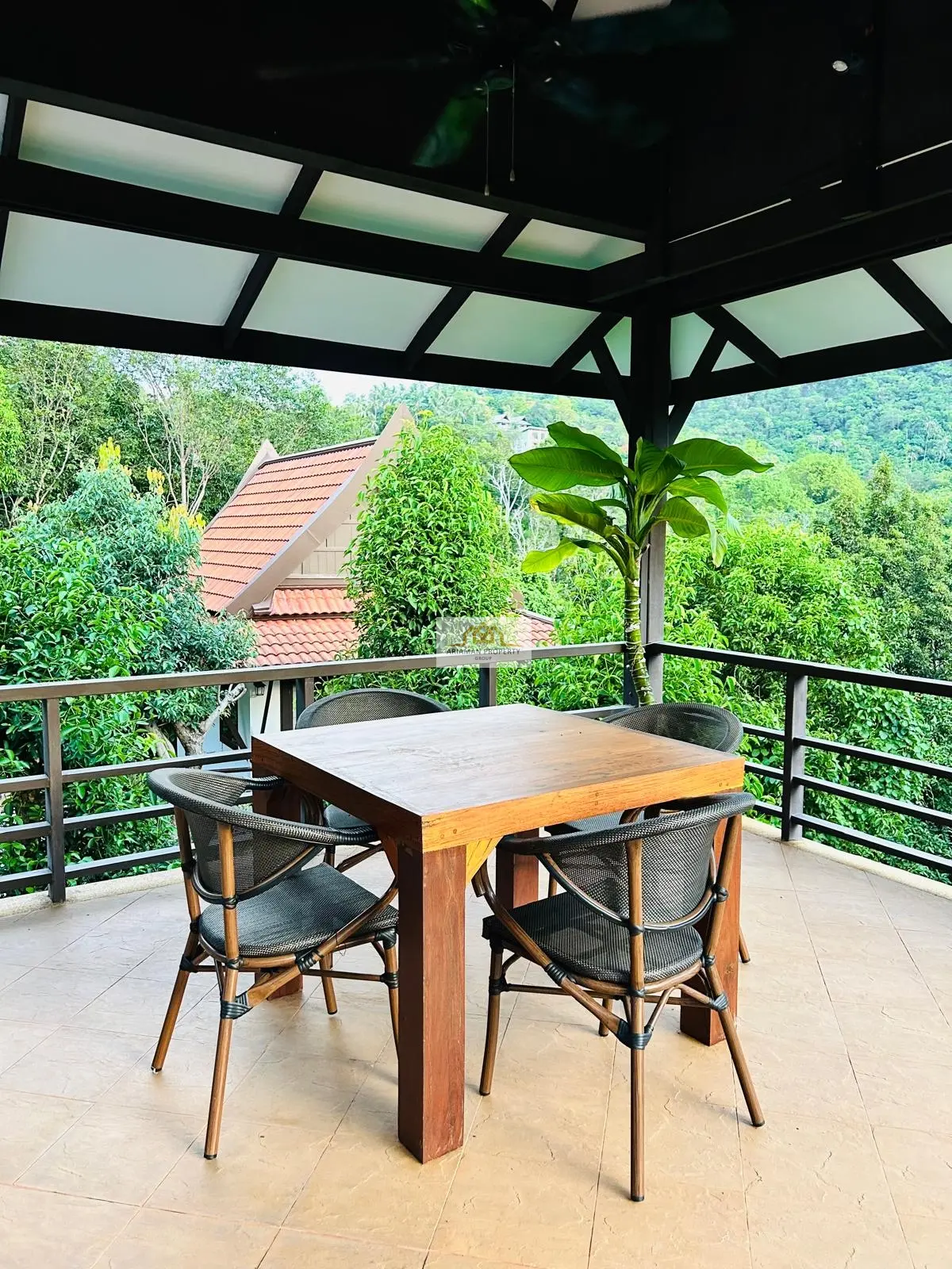 Spacious 4-Bedroom Villa with Curved Pool and Mountain Views in Bantai