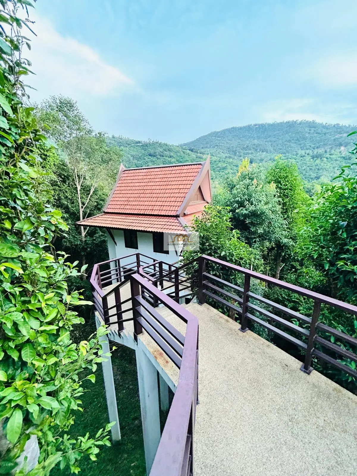 Spacious 4-Bedroom Villa with Curved Pool and Mountain Views in Bantai