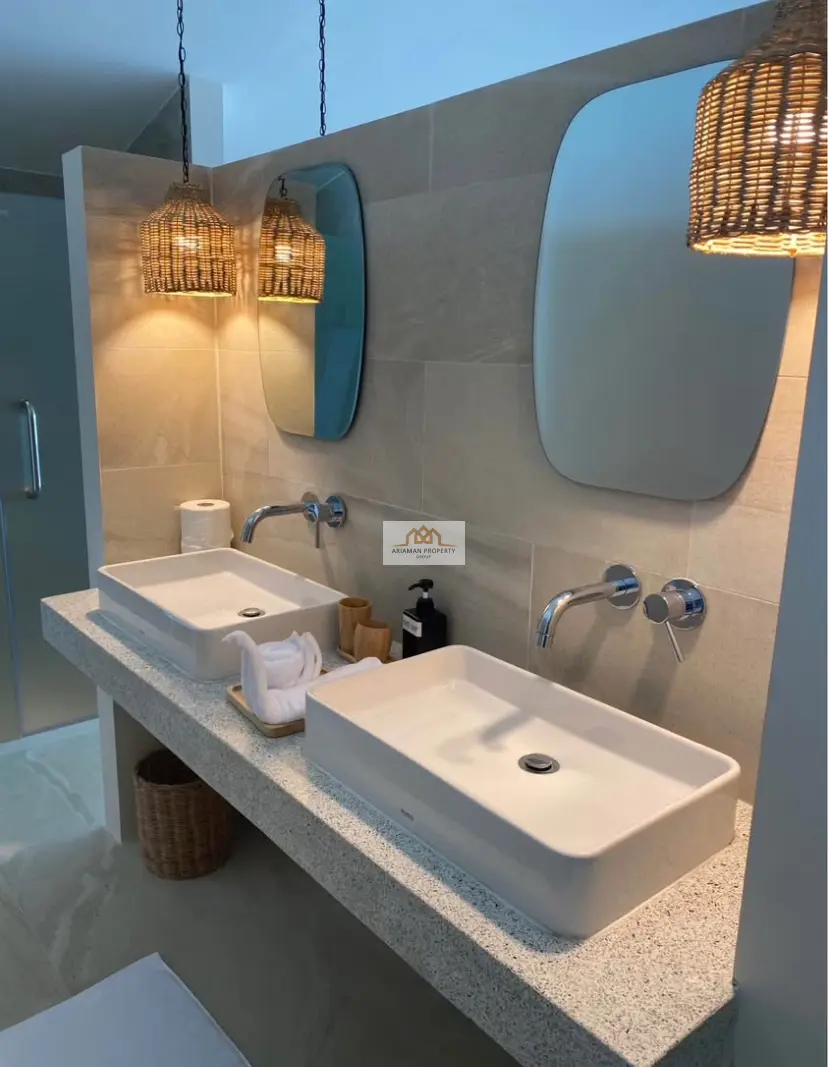 Beachside 2-Bedroom Villa with Private Pool and Beach Access in Bangpor