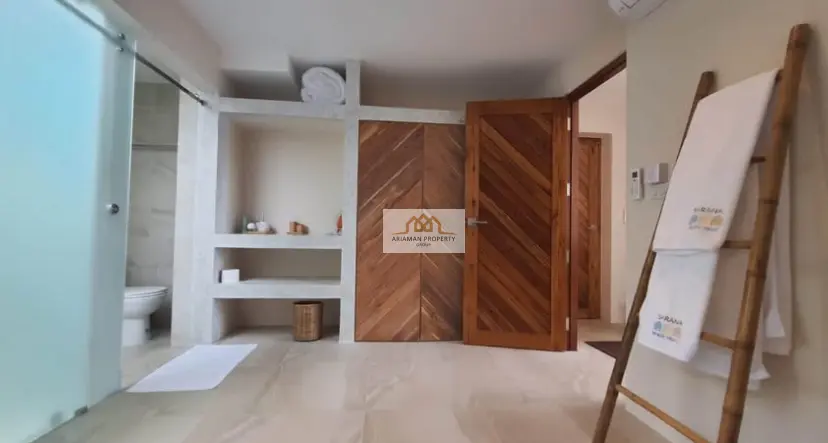 Beachside 2-Bedroom Villa with Private Pool and Beach Access in Bangpor