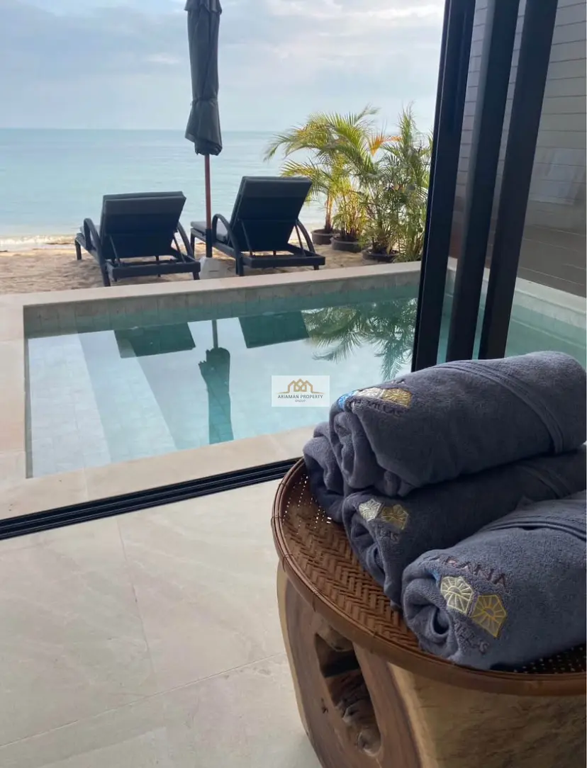 Beachside 2-Bedroom Villa with Private Pool and Beach Access in Bangpor