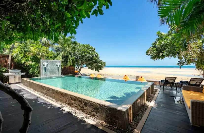 Luxury 3 Bedroom Beachfront Villa In Bang Por 