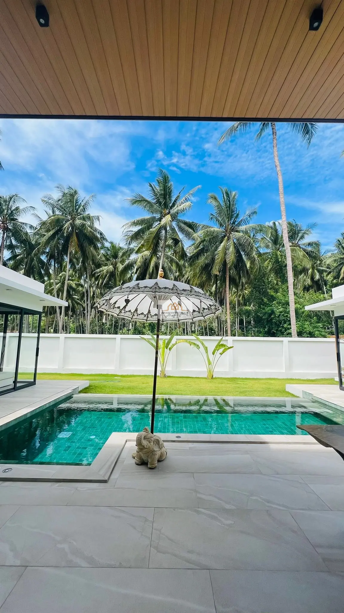 วิลล่า 2 ห้องนอน สว่างสดใส พร้อมสระว่ายน้ำส่วนตัวและสวนเขตร้อนที่หมาเร็ต เกาะสมุย