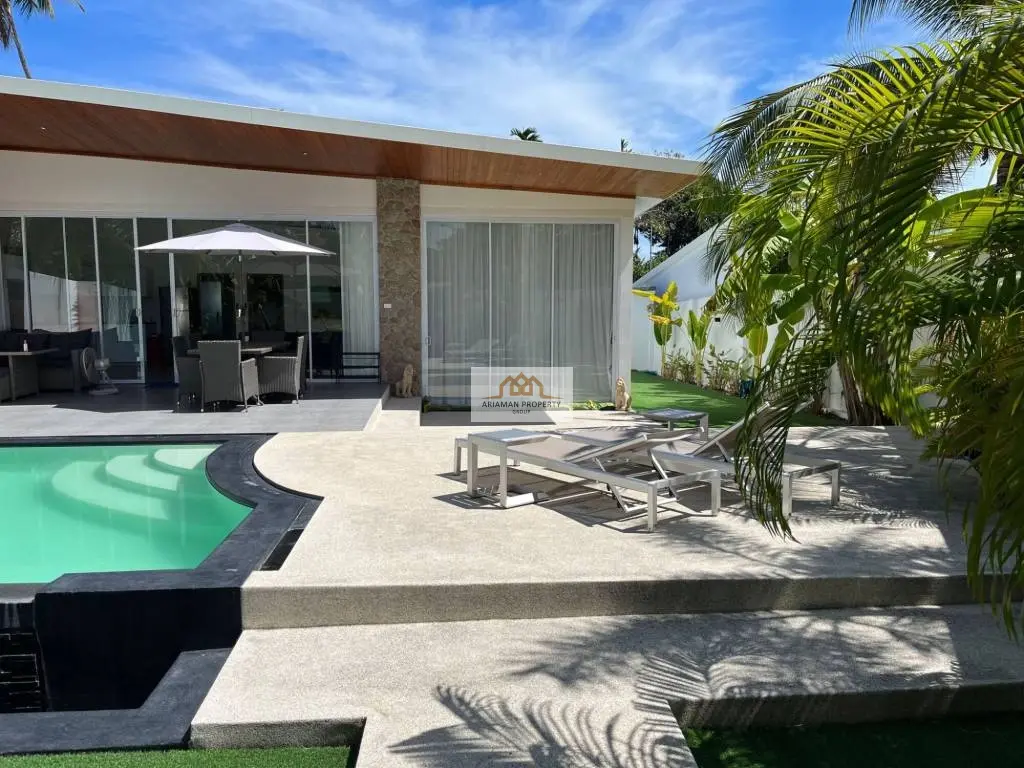 Modern Single-Story Villa with Private Pool and Tropical Outdoor Living In Bophut, Near Fishermans 